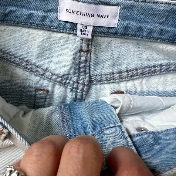 Excellent condition Something Navy straight leg jeans from Revolve size 00 - Picture 7 of 7